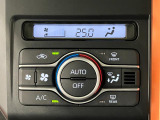 【オートエアコン】 お好みの室温を自動でキープ!大きくて見やすいボタンや画面・アイコンで、操作もとても簡単です。