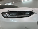 LEDヘッドライトは、点灯の瞬間から最大光量を発揮し、突然暗くなるトンネルなどでの安定感を高めます。