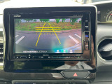 バックでの駐車が苦手な方や運転にあまり自信のない方でも後方の視界をしっかりサポート。安心して車庫入れが出来るバックカメラを装備しています!