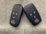 キーを取り出さずにドアを施錠&解錠。クルマの始動も可能です。