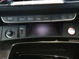 ご契約からご納車、そしてアフターフォローまで。AAA横浜青葉の専任スタッフは、お客様のAudiライフをきめ細かくサポートさせて頂きます。