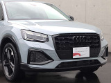 ●Audiが最初に採用したLEDポジショニングランプ。シャープなラインで昼間でも点けていたいと思うほど上品でオシャレです。夜間走行時はさらに目立ちます!