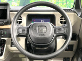 インテリアに合わせたデザインのステアリングは、運転される方のことも考え、運転しやすい形状、大きさです。是非一度、実際に触ってお確かめください。