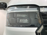 LEDヘッドライトは、点灯の瞬間から最大光量を発揮し、突然暗くなるトンネルなどでの安定感を高めます。