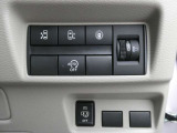 自動(被害軽減)ブレーキ、踏み間違い衝突防止アシスト、車線逸脱防止支援システム、横滑り防止装置などのセーフティ機能が充実してます。