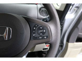 Hondaセンシングの機能のひとつ、アダプティブクルーズコントロール付!アクセルから足を離しても設定したスピードと前車との車間を保ち走行してくれます!車線維持もアシスト☆高速道路で疲労軽減ですね☆