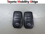 スマートキー2本付き!キーをポケットやカバンに入れておくだけでドアの施錠・開錠やエンジンスタートの操作が簡単です!