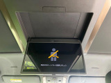 【フリップダウンモニター】大画面モニターで後席でもエンタメをお楽しみいただけます。小さなお子様にも大人気の装備です♪