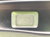 【パワーバックドア】スマートキーや運転席のボタンを押すだけでリアゲートが自動で開閉します!荷物を持っている時や、高い位置にあるバックドアを閉める際に便利な機能です♪