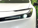 【LEDヘッドライト】悪天候や夜間走行時も良好な視界を確保し安心して運転できる高輝度LEDヘッドライトを装備!点灯速度が早く、消費電力も抑えられています。