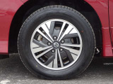【タイヤ】 【純正15インチアルミホイール】《195/65R15》専用のアルミなのでお車のイメージぴったりですね!