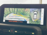 【パノラミックビューモニター】専用のカメラにより、上から見下ろしたような視点で360度クルマの周囲を確認することができます☆死角部分も確認しやすく、狭い場所での切り返しや駐車もスムーズに行えます。