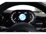 【SOSコール】エアバックが作動すると車台番号、GPS位置情報、乗車人数(シートベルト装着数)をMINIサポートセンターへ通知されます。