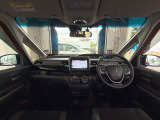 インパネ周りのお写真です。 視界が広く運転もしやすくなっております♪