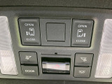 【両側パワースライドドア】スマートキーや運転席のスイッチで後席両側スライドドアの開閉が可能♪電動だから力を入れてドアを開ける必要が無く、小さなお子様でも簡単に開け閉めでき快適です♪