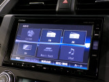 CD、DVD、Bluetooth、AM、FM、スマートフォン接続ができます。