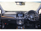 操作性に優れた運転席となります!小物入れや各ボタンの配置にこだわり、使いやすいです!座り心地もよく視認性も良好なのでロングドライブもお任せ下さい!