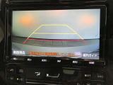 後方の見にくい視界もバックモニターで確認サポートして駐車時も安心☆