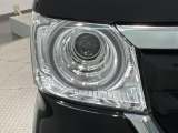 LEDヘッドライトは、点灯の瞬間から最大光量を発揮し、突然暗くなるトンネルなどでの安定感を高めます。