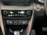 エアコンはオートエアコン付きになります。お好みの温度設定をすれば車内の温度を検知し自動で調整をしてくれます。暑い日や寒い日に特に活躍してくれます。