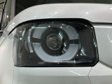 LEDヘッドライトは、点灯の瞬間から最大光量を発揮し、突然暗くなるトンネルなどでの安定感を高めます。
