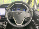 【純正革巻きステアリング】上質な革を使用することで、手にしっかり馴染みとても運転しやすいハンドルです♪