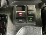 パーキングブレーキはスマートな電子制御式と合わせて渋滞時等にブレーキペダルから足を離しても停車状態を保持してくれるオートブレーキホールド機能で運転が楽になります。スタートはアクセルペダルを踏むだけ