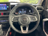 【純正革巻きステアリング】上質な革を使用することで、手にしっかり馴染みとても運転しやすいハンドルです♪