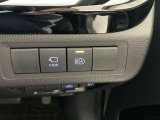対向車がいないとき、見通しの悪い道路は暗くて怖いですよね。。。こちらのクルマはオートマチックハイビーム搭載です!対向車の有無で自動でハイ・ロウビームに切り替えます。