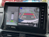 まるで真上から見ているような、視認性の良いアラウンドビューモニターです。駐車が苦手な方でもこれでらくらく駐車できますよ。