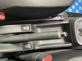 運転席、助手席にシートヒーターを装備。