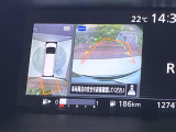 【アラウンドビューモニター】専用のカメラにより、上から見下ろしたような視点で360度クルマの周囲を確認することができます☆死角部分も確認しやすく、狭い場所での切り返しや駐車もスムーズに行えます。