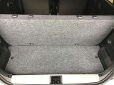 トランクスペースも通常で十分な広さがございます。