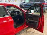 弊社在庫車両はすべて、入庫段階での客観的且つ厳正な車両チェック(第3者機関日本査定協会による査定)を実施しております。メーター改ざん車、修復歴車などは一切ございません。ご安心の上ご検討ください。