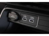 スマートフォンなどの音楽再生が可能なUSB接続ジャック装備車両です♪♪♪