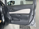 運転席ドアを開けて・・・