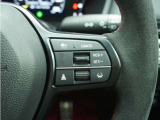 ◆アダプティブクルーズコントロール◆予め設定した車速内でクルマが自動的に加減速。前走車との適切な車間距離を維持しながら追従走行します。【LKAS】車線維持支援システムでステアリング操作を支援。