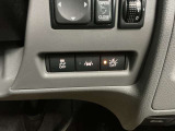 エマージェンシーブレーキはカメラやセンサーで車や歩行者を検知して、衝突のおそれのある場合には自動的にブレーキをかけて衝突回避を支援します。