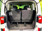 普段のお買い物や通勤、送迎等に十分な荷室スペースを確保しております。セカンドシートを倒すと、大きな荷物の積載も可能です♪