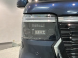 LEDヘッドライトは、点灯の瞬間から最大光量を発揮し、突然暗くなるトンネルなどでの安定感を高めます。