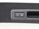 パワーバックドアはボタンで開閉致します