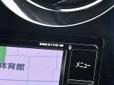 日産純正ナビゲーションMM317D-Wが付いています。