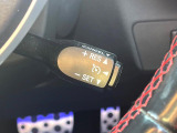 【クルーズコントロール】高速道路もラクラク走行。アクセルを離しても一定速度で走行ができ、長距離運転時の負担を軽減!加速・減速も簡単なスイッチ操作で調整できます。