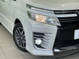 【LEDヘッドライト】悪天候や夜間走行時も良好な視界を確保し安心して運転できる高輝度LEDヘッドライトを装備!点灯速度が早く、消費電力も抑えられています。