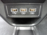 便利な充電用USBジャックも付いています。