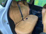 コンパクトカーですが、セカンドシートは十分な広さがあり快適にお乗りいただけます♪シートを倒して大きな荷物を積んだりと、用途の幅が広い1台です。