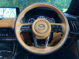 【純正革巻きステアリング】上質な革を使用することで、手にしっかり馴染みとても運転しやすいハンドルです♪