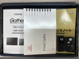 スマートキーは鍵をバッグに入れたままでもドアロックの開閉やエンジンのON・OFFができます。夜間や雨の日も鍵を探さなくて良いので便利です。