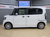 両側パワースライドドア付きだから、狭い駐車スペースなどでの 乗り降りラクラク!小さなお子さまのいるご家庭には嬉しい装備。