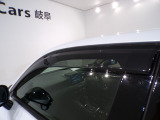 ドアバイザー付きですので、雨の日でも換気ができてとても便利です!